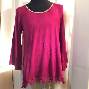 Boutique Strappy Lace Tunic Top with 3/4 Sleeves